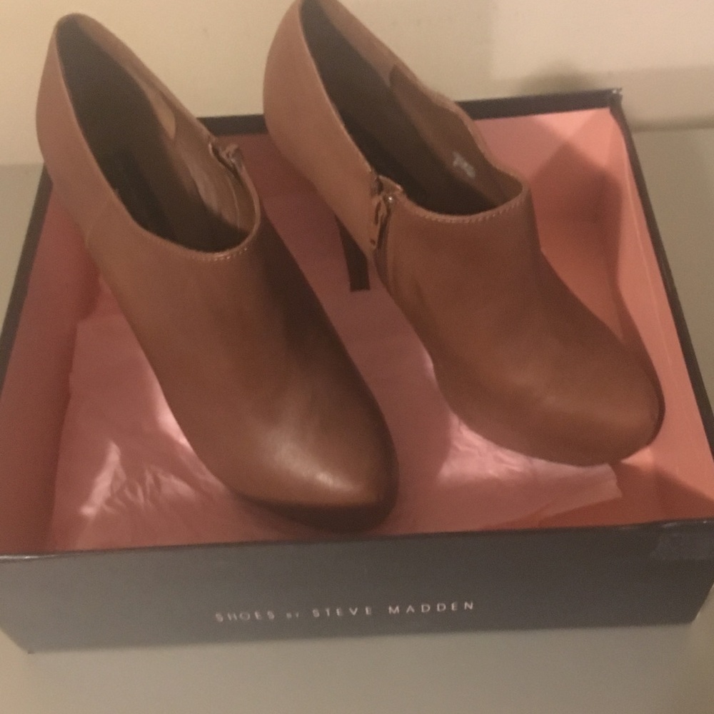 **SOLD** Steve Madden Beleza - Picture 1 of 4